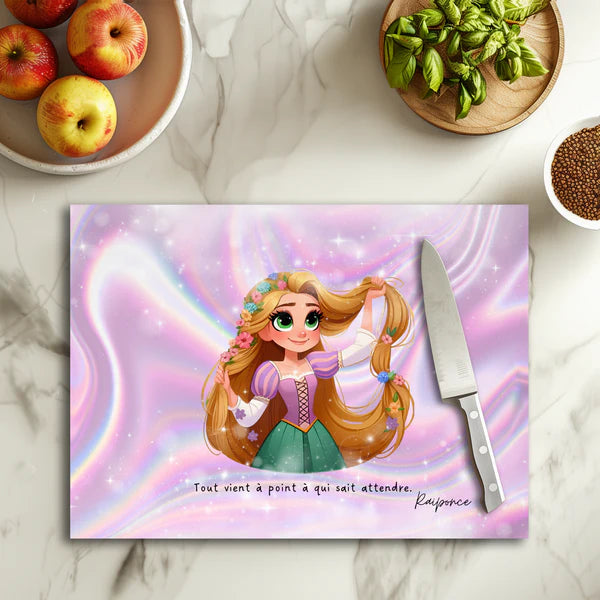 🌟🌸 Planche à découper Raiponce Lumière & Liberté – Verre 20 × 28,5 cm