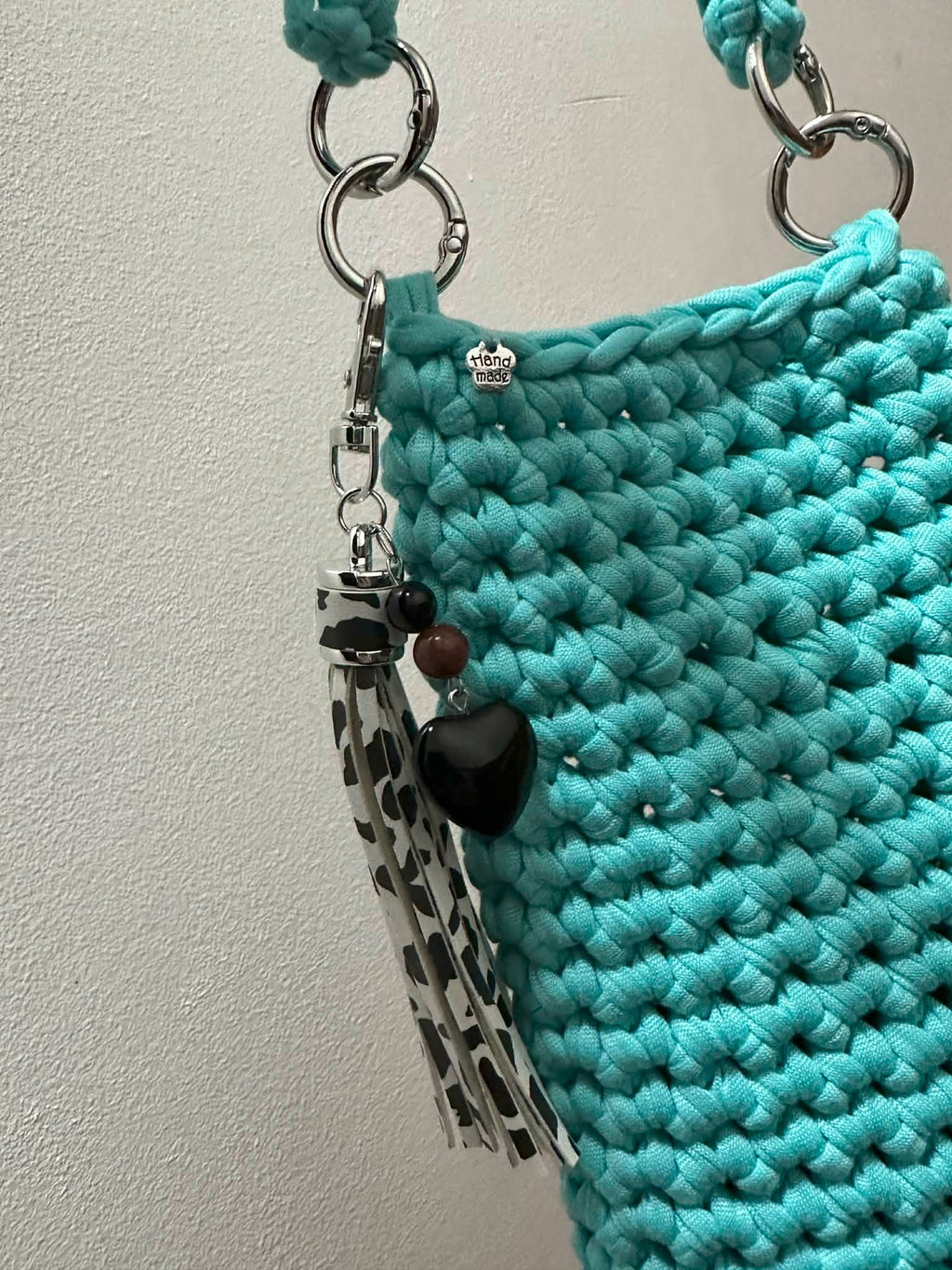 Sac pour téléphone portable avec bijou de sac – Cœur en Obsidienne Noire & Pierres Œil de Tigre / Obsidienne