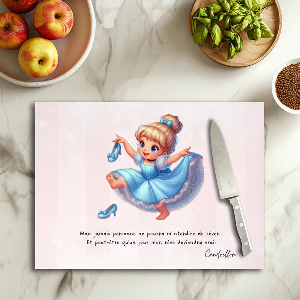 👑✨ Planche à découper Cendrillon Élégance – Verre 20 × 28,5 cm