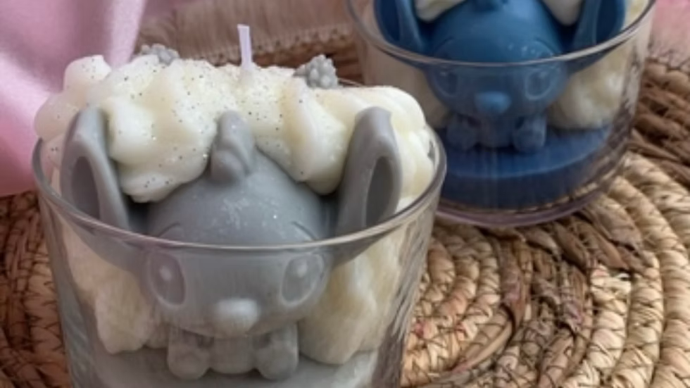 💙🕯️ Bougie Stitch – Nouvelle Édition Love Chantilly