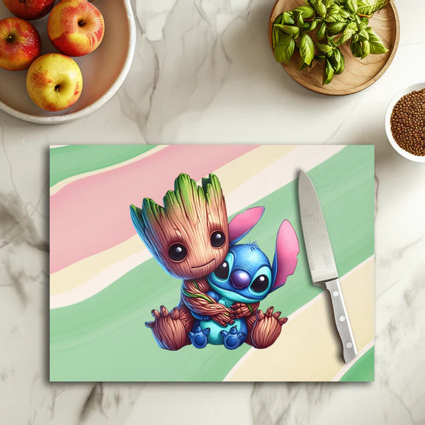 🌱💙 Planche à découper Groot x Stitch Fusion – Verre 20 × 28,5 cm