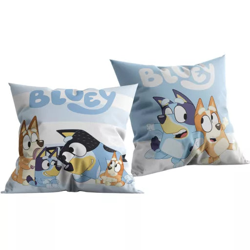 🐶 Coussin décoratif – Bluey Family – 40 × 40 cm