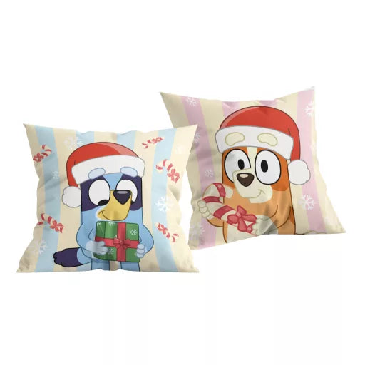 🎁 Coussin décoratif de Noël – Bluey Gift – 40 × 40 cm