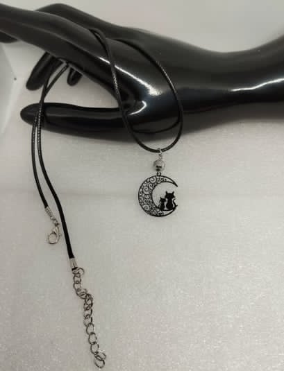 ✨🌙 Collier Adulte & Enfant – Chat & Lune Filigrané