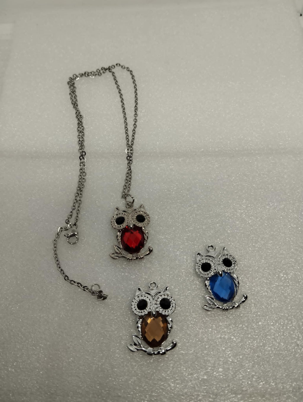 🦉✨ Collier Hibou en Verre – Rouge, Bleu violet & Jaune